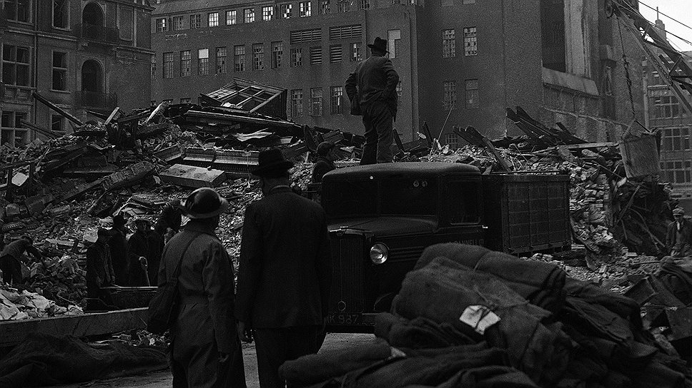 Во время войны штаб-квартира «Би-Би-Си» в Лондоне была разрушена. На некоторое время вещание было прервано