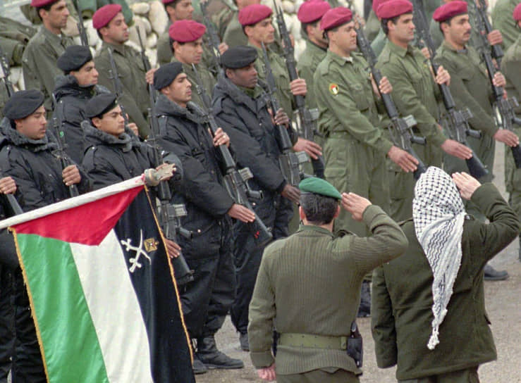 На выборах 20 января 1996 года Ясир Арафат был избран президентом Палестинской автономии, а партия ФАТХ («Движение за национальное освобождение Палестины») получила абсолютное большинство — 47 из 88 мест в Палестинском законодательном совете первого созыва