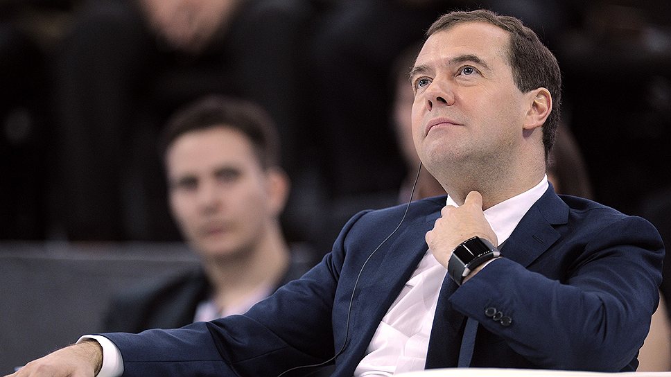 14 ноября. Дмитрий Медведев поручил проработать возможность перехода на предоплату услуг ЖКХ 