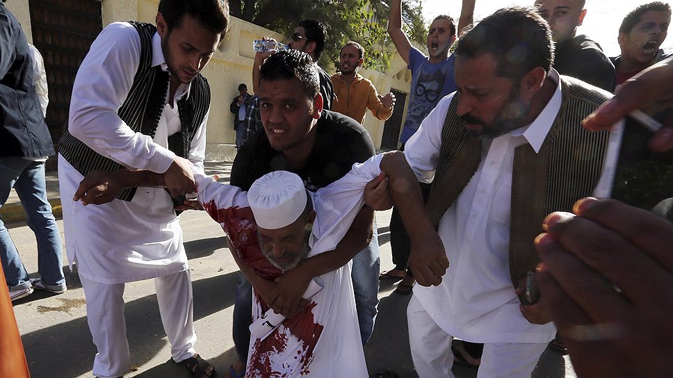 В результате столкновений между жителями Триполи, ополченцами и полицией погибли 45 человек, около 400 получили ранения
