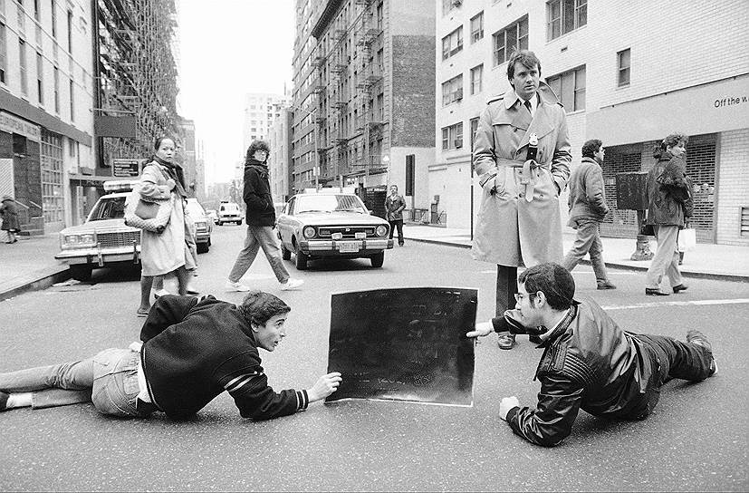 1984 год. Лига защиты евреев устроила демонстрацию в Нью-Йорке (США) в знак протеста против обращения с евреями в Советском Союзе, остановив трафик, прежде чем полиция арестовала 88 участников
