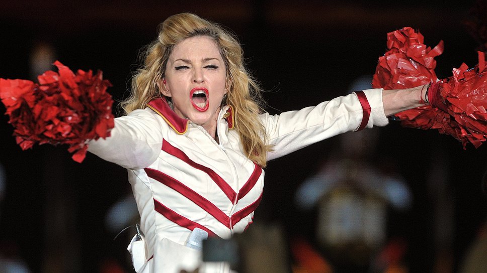 1-е место — американская певица Мадонна. За прошедший год, проехавшись по миру с концертным туром MDNA Tour, певица заработала $125 млн. Дополнительный доход ей также приносит коллекция одежды Material Girl 