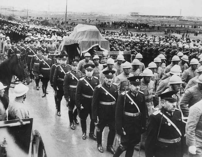 1938 год. В Анкаре прошли похороны основателя и первого президента Турецкой республики Мустафы Кемаля Ататюрка