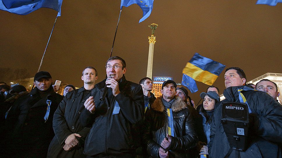 Оппозиция намерена инициировать процедуру отставки кабинета Николая Азарова за «предательство национальных интересов Украины»