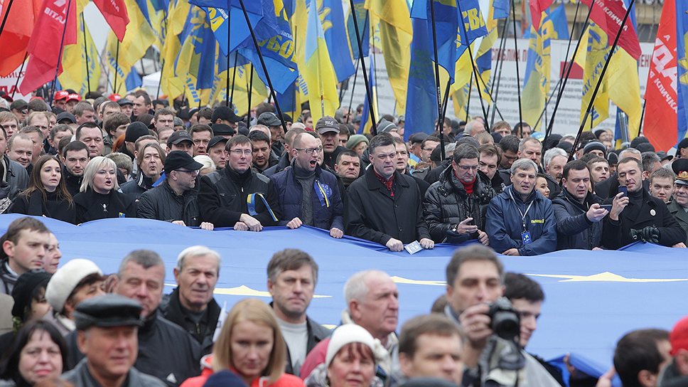 в Харькове не ожидалось масштабной акции протеста против сворачивания процесса евроинтеграции — самые активные оппозиционеры (свыше 100 человек) уехали на киевское шествие
