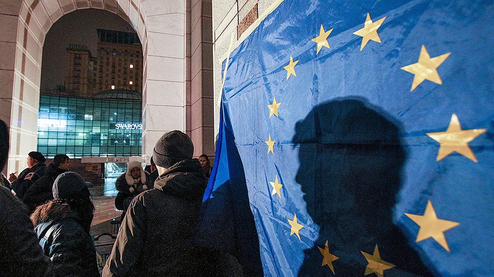 Позиция ЕС относительно трехсторонних переговоров ЕС-Украина-Россия не изменилась: это возможно, если Москва в этом нуждается, заявил представитель европейского комиссара по вопросам расширения и Европейской политики соседства Штефана Фюле Питер Стано