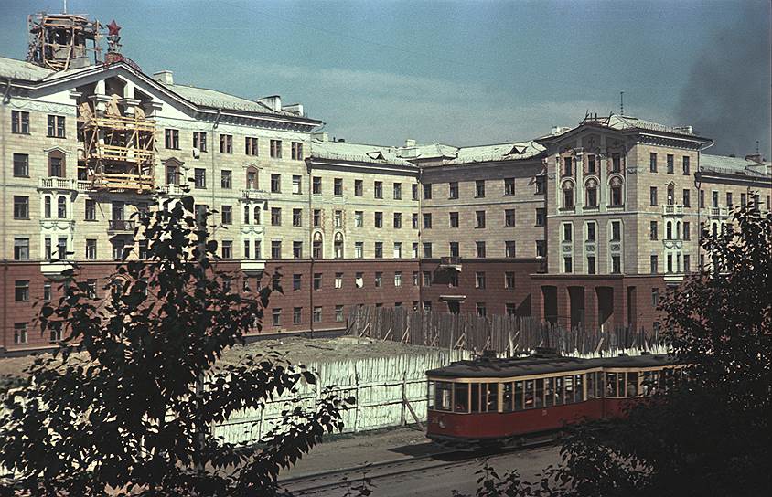 1934 год. В Новосибирске открыто трамвайное движение
