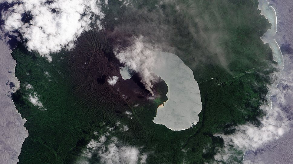 Извержение вулкана Гора Гаретт. Вид со спутника