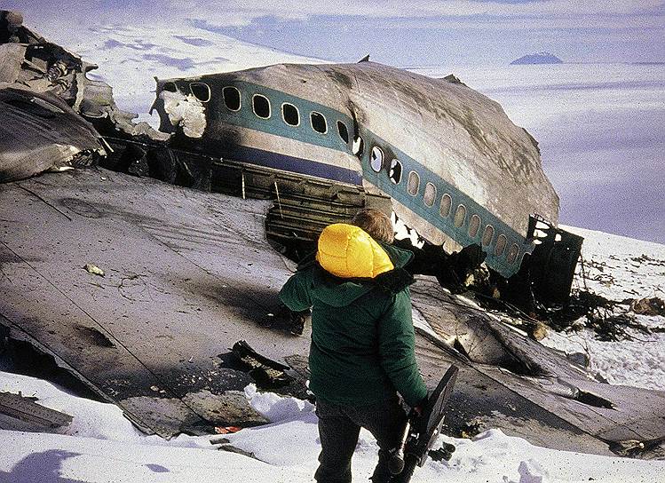 1979 год. Катастрофа самолета DC-10 авиакомпании Air New Zealand в Антарктиде, в результате которой погибли 257 человек