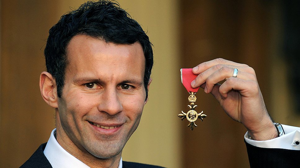 В 2007 года на торжественной церемонии в Букингемском дворце Гиггз был удостоен титула офицера ордена Британской империи. Он также является Послом доброй воли ЮНИСЕФ. В 2011 году болельщики признали Гиггза величайшим игроком в истории «Манчестер Юнайтед»