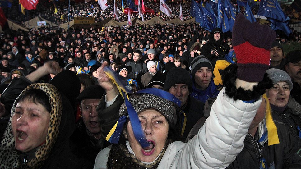25 ноября. В Киеве продолжаются митинги оппозиции, Юлия Тимошенко объявила бессрочную голодовку

