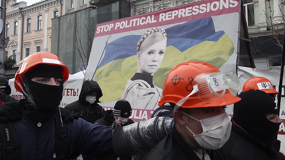Милиция стянула силы к харьковской больнице, где находится экс-премьер Юлия Тимошенко