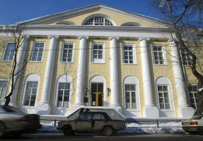 1707 год. По велению Петра I в России открыли первый постоянный госпиталь. Сейчас он известен как Главный военный клинический госпиталь имени Бурденко