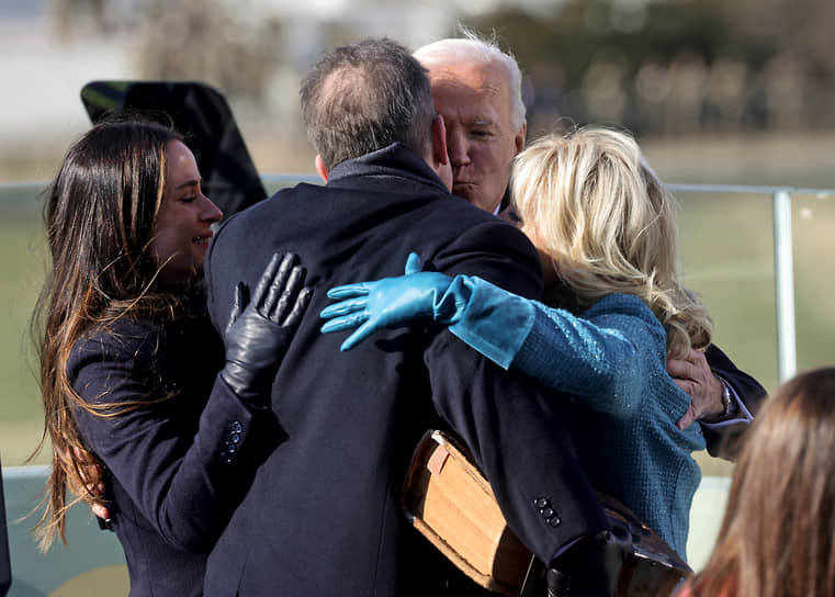 46-й президент США Джо Байден со своей женой Джилл и детьми Хантером и Эшли после инаугурации, 2021 год