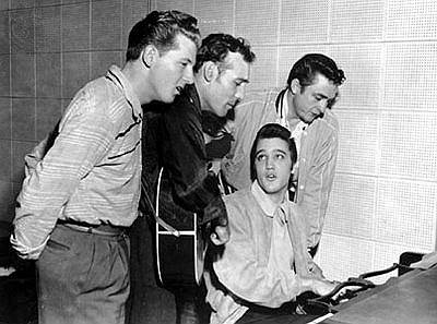 1956 год. Элвис Пресли, Джерри Ли Льюис, Карл Перкинс и Джонни Кэш в студии звукозаписи в Мемфисе (Теннесси, США) записали джем-сейшн «Квартет на миллион долларов»
