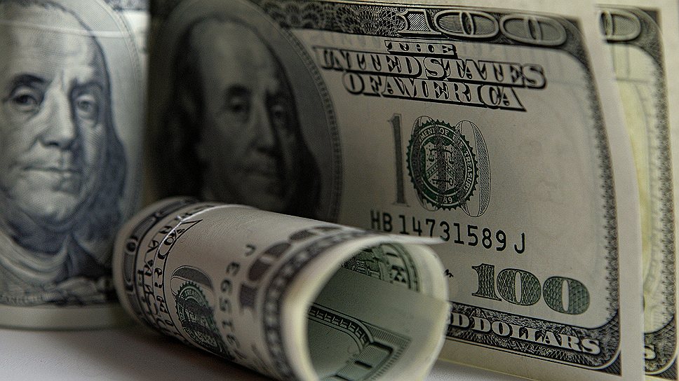 Почему американская валюта дорожает в преддверии крупных выплат по внешним займам