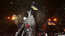 Протестующие в Киеве свалили памятник Ленину