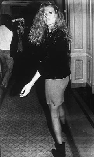 «Даже если бы я была в силах изменить что-то в своей прошлой жизни, я бы никогда не сделала этого»&lt;br> В начале 1970-х Ким Бейсингер стала одной из самых популярных моделей в Америке. В 1976 году она переехала в Лос-Анджелес, где началась ее актерская карьера. Свою первую главную роль Бейсингер сыграла в фильме «Портрет очарования» (1978). В 1981 году, уже снимаясь в кино, актриса появилась на страницах журнала Playboy