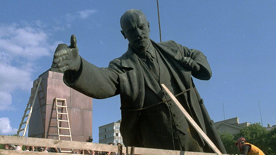 Снос памятника Ленину в 1991 году. Литва