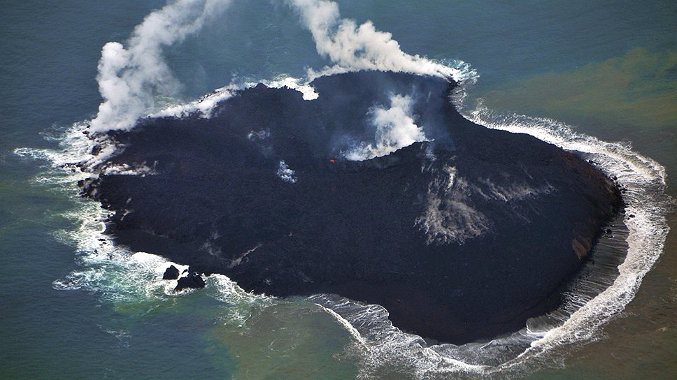 Новый остров вулканического происхождения появился в японском архипелаге Огасавара