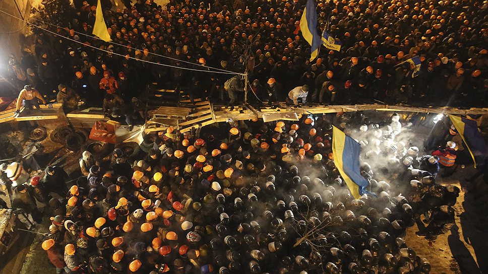 Около 5 тыс. протестующих собрались на Майдане, «Беркута» вместе с внутренними войсками – около 1,5 тыс