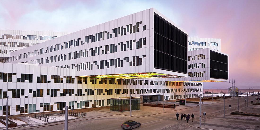 Победитель в номинации «Офисный центр» — штаб-квартира норвежской нефтяной компании Statoil в городе Форнебу (Fornebu), Норвегия. Автор — архитектурное бюро A-Lab