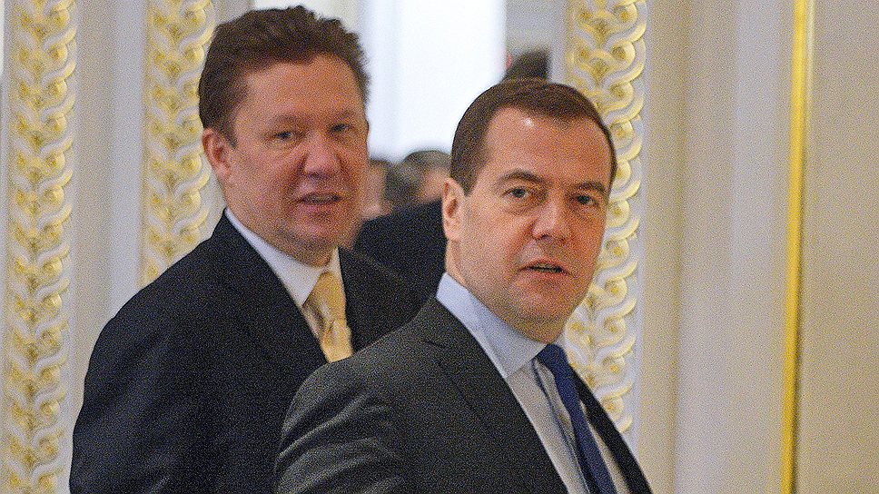 Председатель правления компании «Газпром» Алексей Миллер (слева) и премьер-министр России Дмитрий Медведев