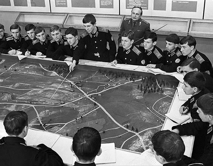 1943 год. Основано Калининское Суворовское военное училище (ныне Тверское)