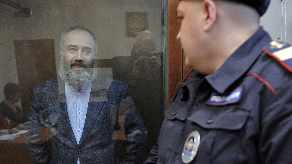 Бизнесмен Павел Сопот (слева), подозреваемый в подстрекательстве к убийству журналиста Игоря Домникова