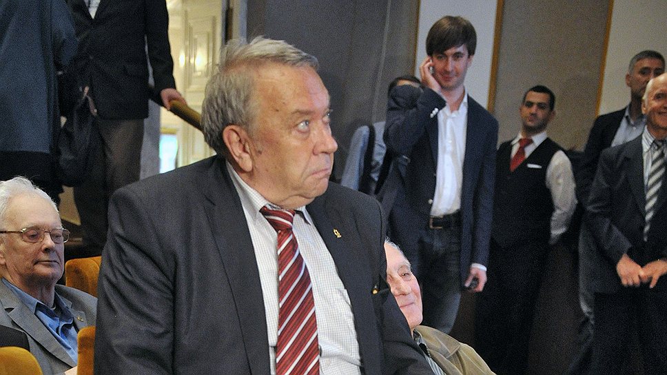 29 мая Владимир Фортов был назначен президентом РАН
