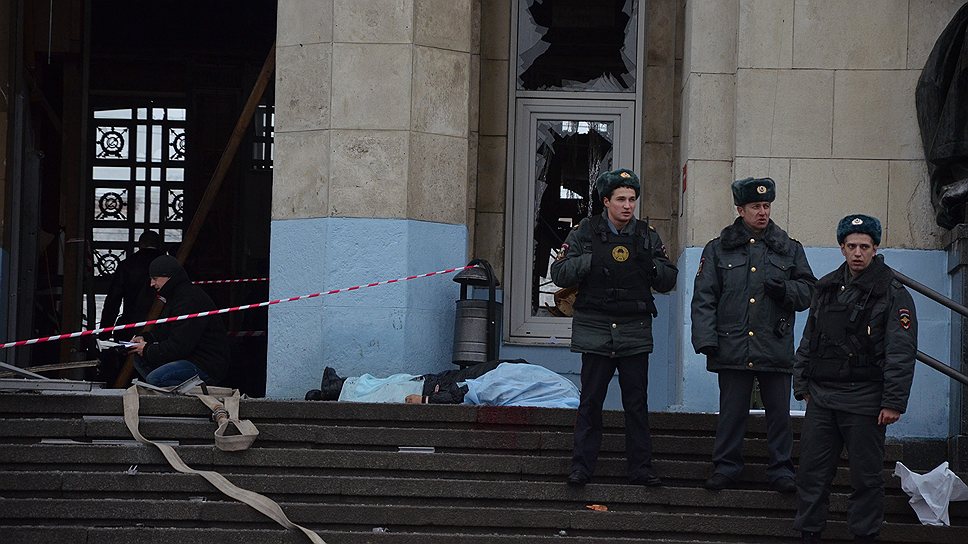 Самолет МЧС вылетел в Волгоград для эвакуации пострадавших при взрыве в Москву. На борту самолета — профильные специалисты по травматологии, челюстно-лицевой хирургии