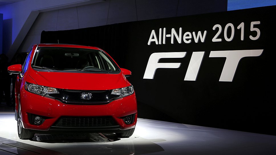 Модель Honda Fit известна в Европе как Jazz. Ее обновленная версия получила новые двигатели, в частности, 1,5-литровую бензиновую «четверку» мощностью 130 л.с.. Кроме того, машина стала легче на 26 кг, что позволяет снизить расход топлива. В Европе продажи стартуют в 2014 году 