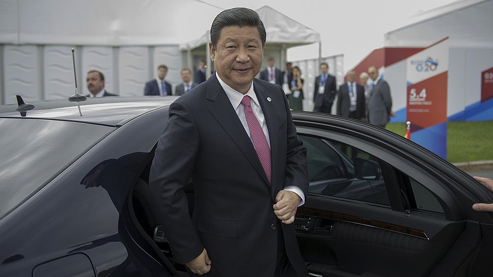 6-е место — президент Китая Си Цзиньпин. В списке КНР занял лишь второе место, уступив Биллу Гейтсу. Не вошел в топ-10 большинства стран, где проходил опрос 