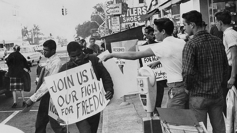 Бойкот автобусов продолжался больше года — 381 день — и закончился признанием расовой сегрегации в автобусах Алабамы незаконной. В январе 1957 года окрыленные успехом лидеры движения за гражданские права создали «Конференцию христианских лидеров Юга», президентом которой был избран Кинг