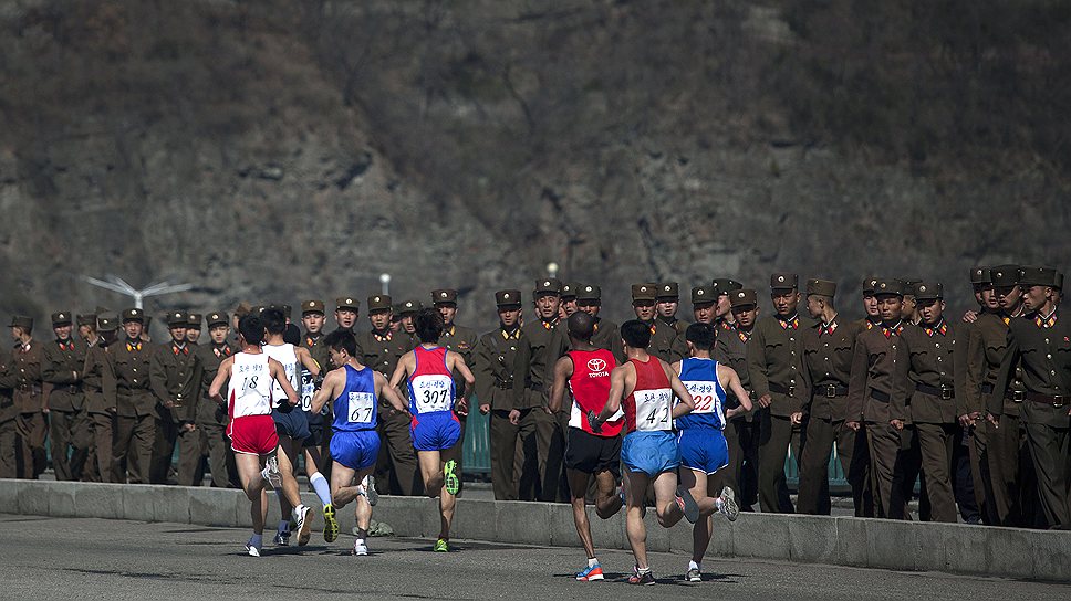 В 2014 году журналисты газеты Financial Times смогли познакомились с повседневной жизнью Пхеньяна
&lt;br>На фото: ежегодный марафон