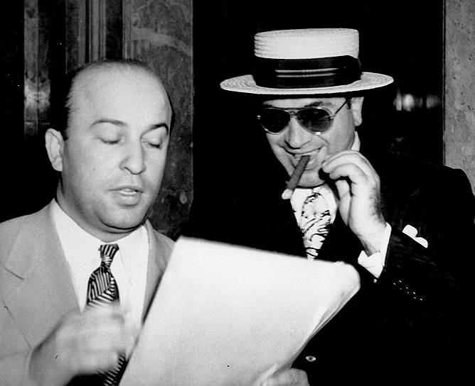 По оценкам историков, в мафиозных войнах, которые вел Аль Капоне в Чикаго, были убиты около 700 человек. Больше половины из них — по приказу самого Капоне
