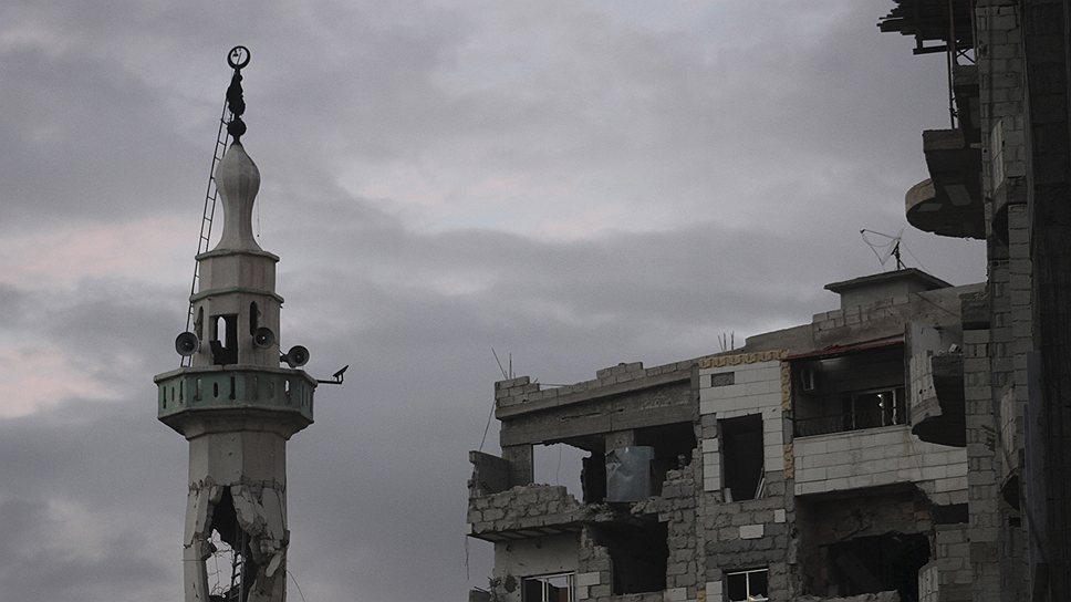 В ноябре того же года оппоненты официального Дамаска объявили о создании Национальной коалиции сирийской оппозиции и революционных сил, куда вошли практически все ведущие группировки, противостоящие Башару Асаду. Оппозиция выразила надежду, что создание коалиции поможет повстанцам получить внешнюю поддержку
&lt;br>За прошедшие два года в Сирии разрушены десятки церквей и мечетей 