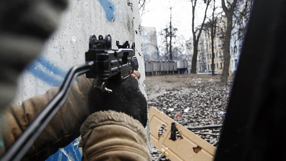 Январь 2014 года. Самым ходовым оружием во время январских беспорядков в Киеве стали пневматические винтовки и ружья