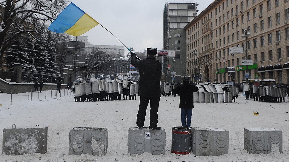 Лидеры оппозиции после переговоров с президентом Виктором Януковичем покинули администрацию без комментариев