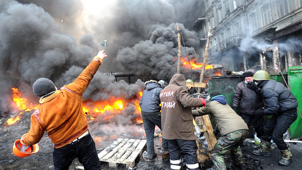 В Киеве задержаны 18 человек за нападение на автобусы с бойцами «Беркут»
