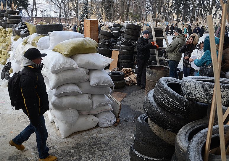 Руководство Министерства аграрной политики и продовольствия Украины пытается договориться с протестующими, занявшие здание ведомства