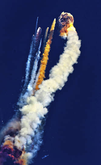 Индийская ракета-носитель GSLV со спутником связи GSAT-5P взорвалась в воздухе 25 декабря 2010 года. Это произошло вскоре после ее запуска в Шрихарикоте. Причиной аварии стали технические неполадки, возникшие в первой ступени ракеты. Стоимость спутника составляла около $30 млн
