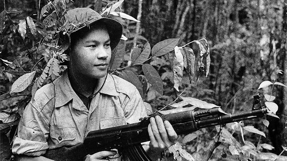 1968 год. В ходе Вьетнамской войны партизаны Национального фронта освобождения Южного Вьетнама (НФОЮВ) при поддержке северовьетнамской армии начинают Тетское наступление, закончившееся разгромом НФОЮВ