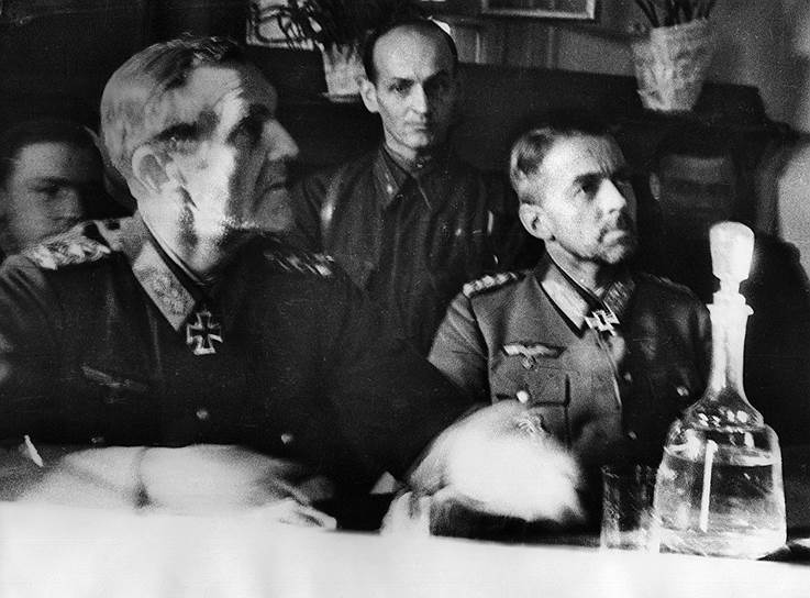 1943 год. Командующий 6-й армией вермахта генерал-фельдмаршал Фридрих Паулюс сдался под Сталинградом советским войскам