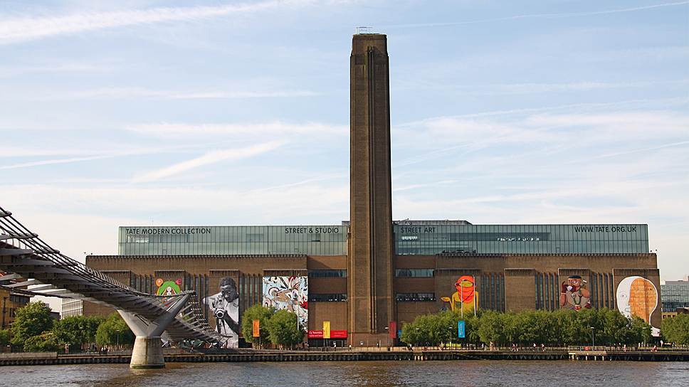 &lt;i>&lt;b>Галерея Тейт Модерн/Tate Modern&lt;/b>&lt;/i>&lt;br>
&lt;i>&lt;b>Местоположение/год постройки: &lt;/b> &lt;/i> Лондон, Великобритания/2000&lt;br>
Притцкеровскую премию уроженцам Базеля принес проект трансформации электростанции Бэнксайд на берегу Темзы в музей. В освобожденные цеха закрытой еще в 1981 году ТЭС в 2000 году переехала уже не умещающаяся в старом здании лондонской Tate Gallery (переименована в Tate Britain) у Воксхолльского моста коллекция современного искусства