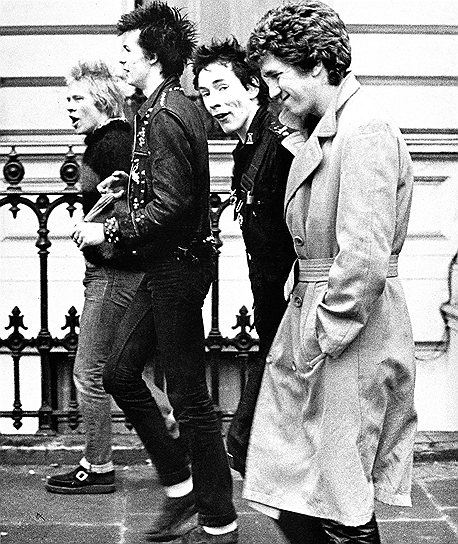 Вскоре Джонни обзавелся и псевдонимом — гитарист прозвал его Роттеном из-за плохого состояния зубов (в переводе с английского «rotten» — «гнилой»). 26 ноября 1976 года вышел первый сингл группы «Anarchy in the U.K.», второй панк-роковый сингл Великобритании после «New Rose» The Damned. Дерзкие призывы к насилию и анархии как единственному способу существования почти сразу привели к запрету на трансляцию песни в эфире, поэтому она добралась в британском чарте только до 38 места. К этому моменту Sex Pistols уже олицетворяли собой панк, быстро захватывая английскую рок-сцену