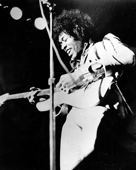 «Только мертвый для жизни готов»
&lt;br>18 сентября 1970 американский гитарист-виртуоз Джими Хендрикс захлебнулся рвотными массами после приема девяти таблеток снотворного в номере отеля Samarkand в Лондоне