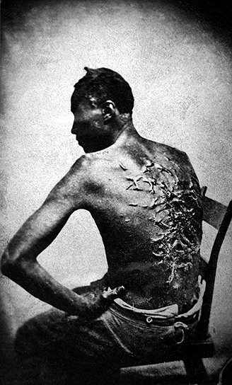 18 сентября 1850 года Конгресс США принял закон о беглых рабах, разрешавший поиск и задержание беглых рабов на территориях, где рабство было уже отменено. Закон обязывал население всех штатов активно участвовать в поимке беглых рабов и предусматривал суровое наказание не только для рабов,но и для тех, кто их укрывал и тех, кто не содействовал поимке раба. Чтобы раб был признан беглым, достаточно было, чтобы любой белый заявил и подтвердил под присягой, что тот или иной чернокожий является бежавшим от него рабом