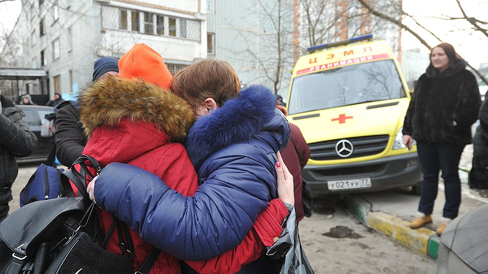 У убитого учителя географии Андрея Кириллова остались жена, работающая в той же школе, и маленький ребенок