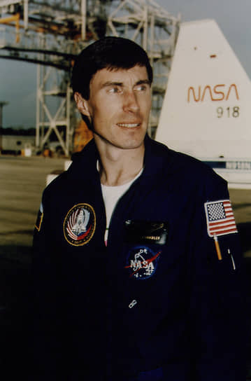 1994 год. Впервые российский специалист совершил полет на американском космическом корабле. Это был Сергей Крикалев на шаттле «Дискавери», в рамках космического полета STS-60